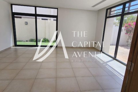 Vilă de închiriat în Yas Island, Abu Dhabi, EAU 4 dormitoare, 599 mp.  №681226 - poză 3