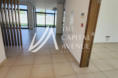 Vilă de închiriat în Yas Island, Abu Dhabi, EAU 4 dormitoare, 599 mp.  №681226 - poză 5
