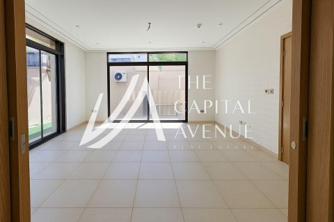 Vilă de închiriat în Yas Island, Abu Dhabi, EAU 5 dormitoare, 508 mp.  №681224 - poză 10