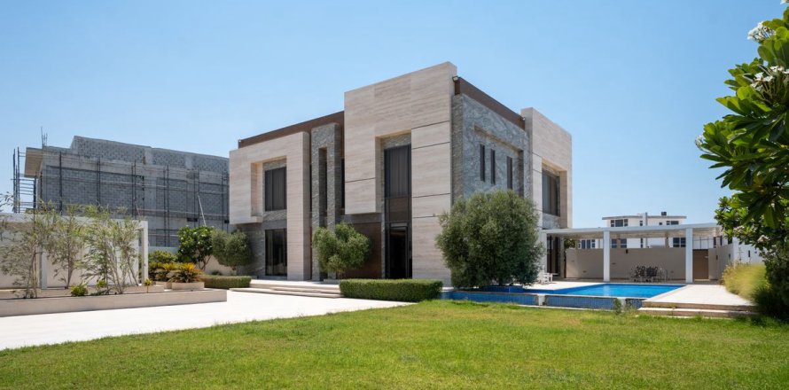 Villa in Dubai, VAE 6 slaapkamers, 1534.2 vr.m. nr 758378