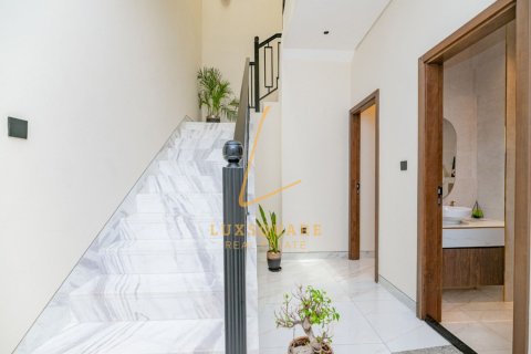 Villa in Al Furjan, Dubai, UAE 3 bedrooms, 168 sq.m. № 721281 - photo 18