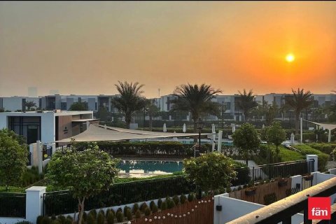 تاون هاوس للبيع في دبي، الإمارات العربية المتحدة 4 غرفة نوم ، 382.5 متر مربع ، رقم 711578 - صورة 3