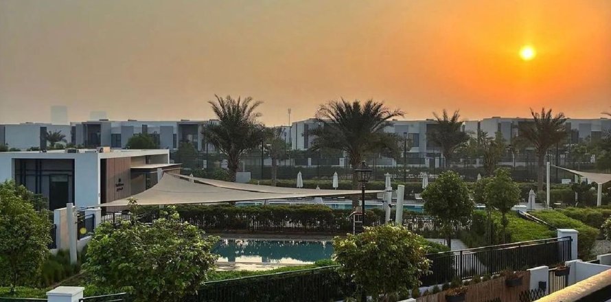 Rijtjeshuis in Dubai, VAE 4 slaapkamers, 382.5 vr.m. nr 711578