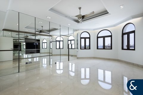 Palm Jumeirah、Dubai、UAE にあるヴィラの賃貸物件 5ベッドルーム、681 m2、No668292 - 写真 13