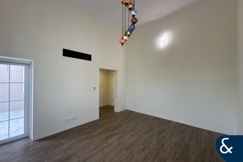 וילה להשכרה ב Arabian Ranches, Dubai, איחוד האמירויות  4 חדרי שינה, 279 מ"ר, מספר 666256 - תמונה 7