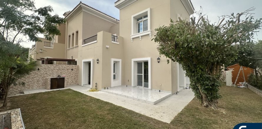 וילה ב Arabian Ranches, Dubai, איחוד האמירויות 4 חדרי שינה, 279 מ"ר מספר 666256