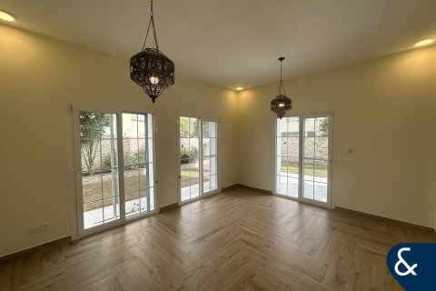 וילה להשכרה ב Arabian Ranches, Dubai, איחוד האמירויות  4 חדרי שינה, 279 מ"ר, מספר 666256 - תמונה 2