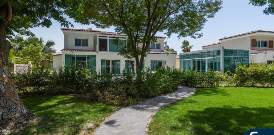 Villa asukohaga Motor City, Dubai, AÜE: 5 magamistoaga, 678 m² Nr 666261