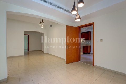 Huvila The Lakes, Dubai, Arabiemiraatit 4 makuuhuonetta, 401.52676600 m2 № 722288 - kuva 12