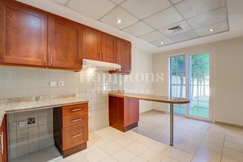 Huvila The Lakes, Dubai, Arabiemiraatit 4 makuuhuonetta, 401.52676600 m2 № 722288 - kuva 2