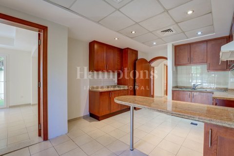 Huvila The Lakes, Dubai, Arabiemiraatit 4 makuuhuonetta, 401.52676600 m2 № 722288 - kuva 4