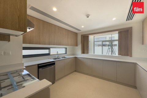 Vila u Dubai, UAE 5 spavaćih soba, 372.4 m2 Br. 668946 - fotografija 2
