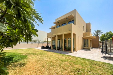 Villa à Arabian Ranches, Dubai, EAU: 3 chambres, 328.72 m2 № 751044