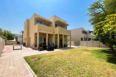 Vilă de închiriat în Arabian Ranches, Dubai, EAU 3 dormitoare, 328.72 mp.  №751044 - poză 2