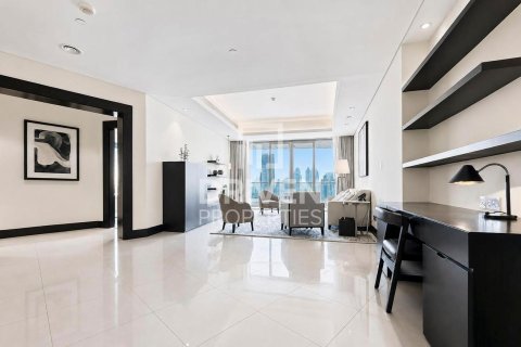 Appartamento in vendita a Downtown Dubai (Downtown Burj Dubai), Dubai, EAU 2 camere da letto, 171.68 mq. № 753993 - foto 2
