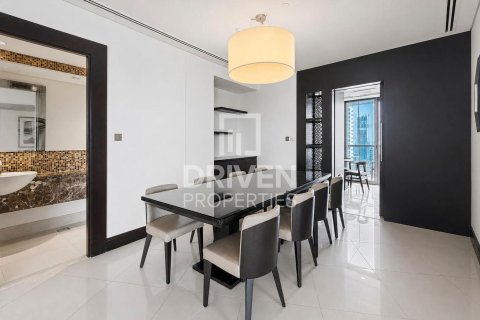Appartamento in vendita a Downtown Dubai (Downtown Burj Dubai), Dubai, EAU 2 camere da letto, 171.68 mq. № 753993 - foto 4