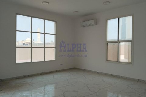 Vilë në Al Riffa, Ras Al Khaimah, Emiratet e Bashkuara Arabe 5 dhoma gjumi, 400.9 m2. № 720591 - Foto 14