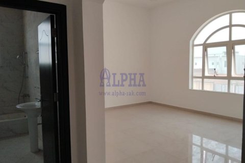 Vilë në Al Riffa, Ras Al Khaimah, Emiratet e Bashkuara Arabe 5 dhoma gjumi, 400.9 m2. № 720591 - Foto 9