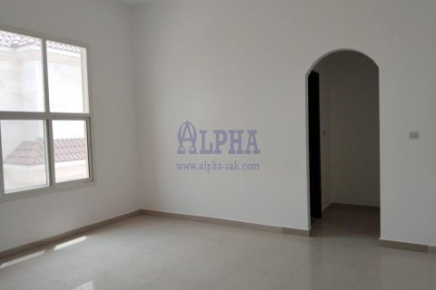 Vilë në Al Riffa, Ras Al Khaimah, Emiratet e Bashkuara Arabe 5 dhoma gjumi, 400.9 m2. № 720591 - Foto 6