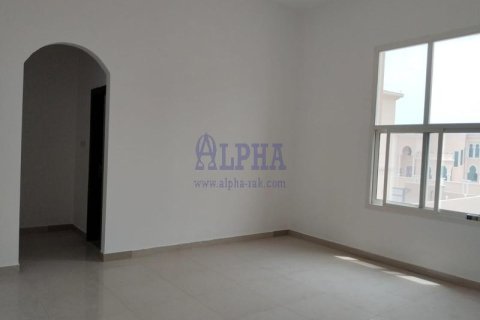 Vilë në Al Riffa, Ras Al Khaimah, Emiratet e Bashkuara Arabe 5 dhoma gjumi, 400.9 m2. № 720591 - Foto 8