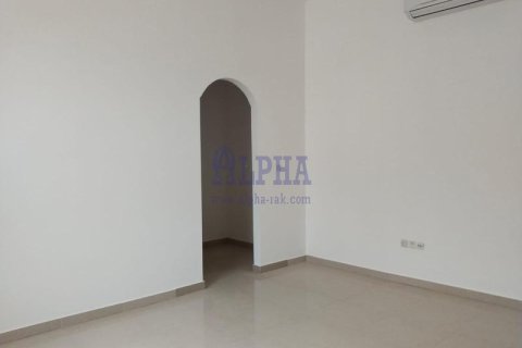 Vilë në Al Riffa, Ras Al Khaimah, Emiratet e Bashkuara Arabe 5 dhoma gjumi, 400.9 m2. № 720592 - Foto 18