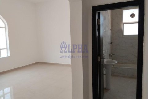 Vilë në Al Riffa, Ras Al Khaimah, Emiratet e Bashkuara Arabe 5 dhoma gjumi, 400.9 m2. № 720592 - Foto 12