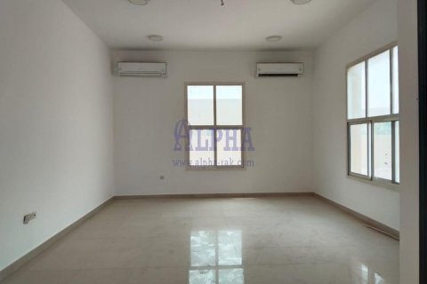 Vilë në Al Riffa, Ras Al Khaimah, Emiratet e Bashkuara Arabe 5 dhoma gjumi, 400.9 m2. № 720592 - Foto 4