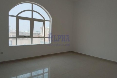 Vilë në Al Riffa, Ras Al Khaimah, Emiratet e Bashkuara Arabe 5 dhoma gjumi, 400.9 m2. № 720592 - Foto 7