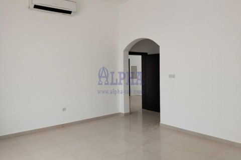 Vilë në Al Riffa, Ras Al Khaimah, Emiratet e Bashkuara Arabe 5 dhoma gjumi, 400.9 m2. № 720592 - Foto 11