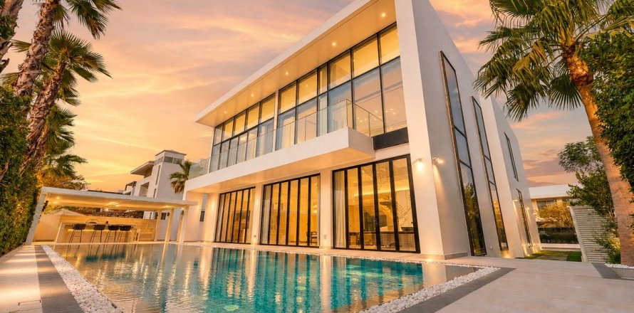 Villa in Dubai Hills Estate, UAE 5 bedrooms, 1002.5 sq.m. № 754828