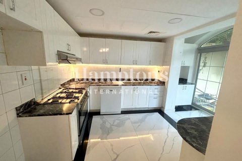 Kaupunkipientalo The Springs, Dubai, Arabiemiraatit 3 makuuhuonetta, 214.34022742 m2 № 651478 - kuva 14