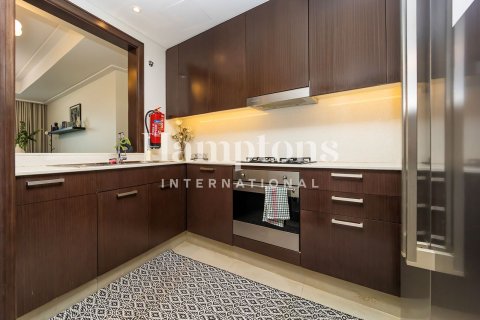 Huoneisto Downtown Dubai (Downtown Burj Dubai), Arabiemiraatit 2 makuuhuonetta, 153.13015684 m2 № 651477 - kuva 2
