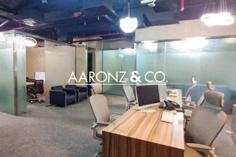 Üürile anda kontor asukohaga Business Bay, Dubai, AÜE: 116 m² Nr 679579 - pilt 2