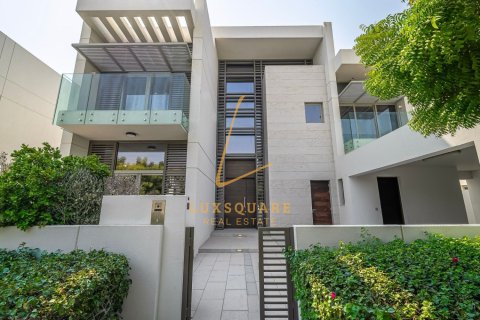 Villa te huur in Mohammed Bin Rashid City, Dubai, VAE 4 slaapkamers, 700 vr.m., nr 679561 - foto 1