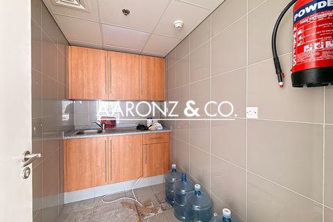 משרד להשכרה ב Jumeirah Lake Towers, Dubai, איחוד האמירויות  123 מ"ר, מספר 679577 - תמונה 8