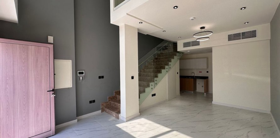 Dubai, संयुक्त अरब अमीरात में टाउनहाउस, 1 बेडरूम, 75.3 वर्ग मीटर, संख्या 689312