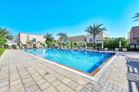 Kaupunkipientalo Dubai Land, Dubai, Arabiemiraatit 3 makuuhuonetta, 161 m2 № 659355 - kuva 12