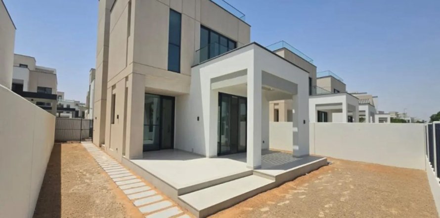 Villa in Dubai, UAE 3 bedrooms, 418.4 sq.m. № 647678