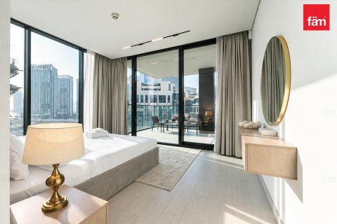 Apartmen di Business Bay, Dubai, UAE 2 bilik tidur, 123.6 meter persegi № 766577 - foto 10