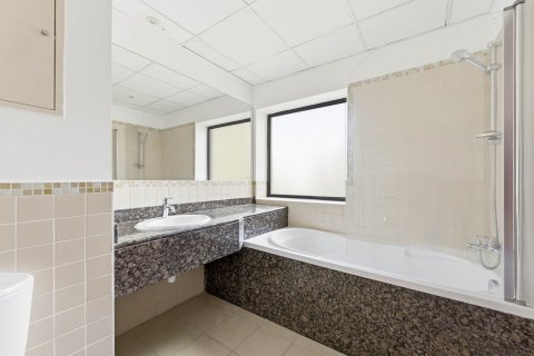 Apartman u Jumeirah Beach Residence, Dubai, UAE 2 spavaćih soba, 107.35 m2 Br. 749124 - fotografija 13