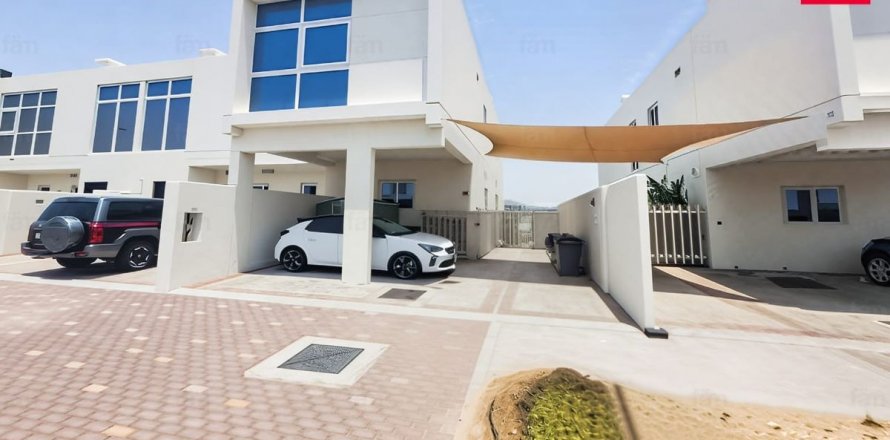 Rumah bandar di Dubai, UAE 3 bilik tidur, 176.1 meter persegi № 633758