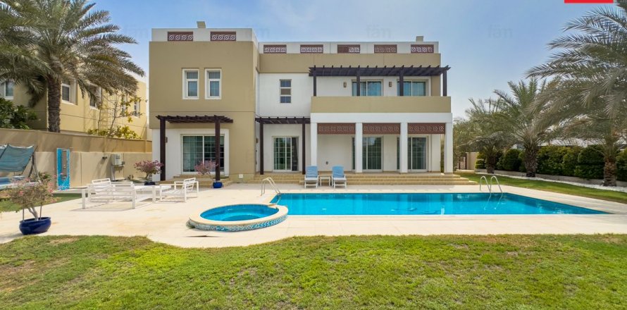 Dubai、UAEにあるヴィラ 5ベッドルーム、978.3 m2 No633761