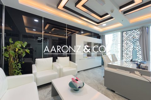 Oficina en alquiler en Business Bay, Dubai, EAU 104.7 m2 № 670598 - foto 1