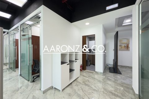 Oficina en alquiler en Business Bay, Dubai, EAU 104.7 m2 № 670598 - foto 4