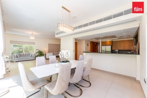 Вилла Jumeirah Park, Дубай, БАӘ-да 4 жатын бөлмелер, 513.6 м² № 715351 - фото 11