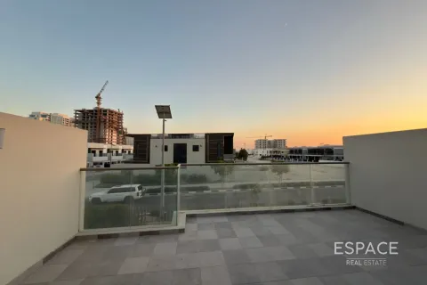 Al Furjan, Dubai, UAE의 임대용 빌라 침실 4개, 179제곱미터 번호 661163 - 사진 11