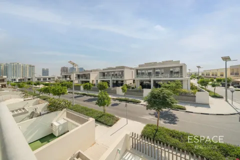 Vilă de închiriat în Al Furjan, Dubai, EAU 4 dormitoare, 152 mp.  №661162 - poză 18