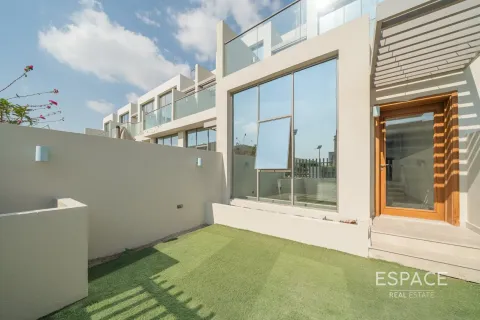 Vilă de închiriat în Al Furjan, Dubai, EAU 4 dormitoare, 152 mp.  №661162 - poză 1