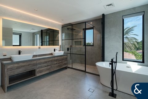 Vila v Jumeirah Islands, Dubai, SAE 5 spální, 1139 m2 č. 688845 - Fotografia 18