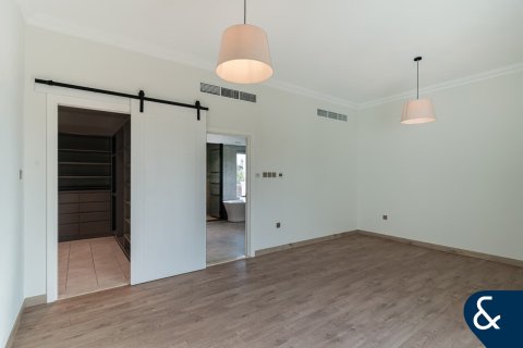 Vila v Jumeirah Islands, Dubai, SAE 5 spální, 1139 m2 č. 688845 - Fotografia 7